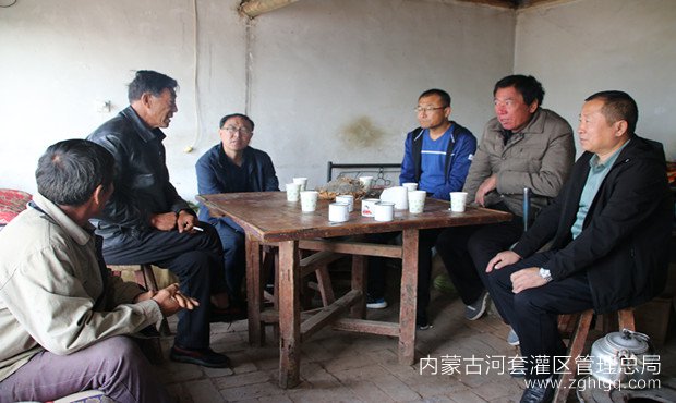 跑秋浇可得几个抗硬人_副本.jpg