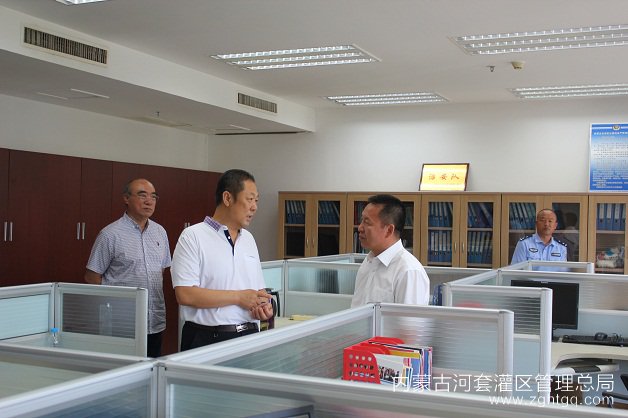 派出所调研.JPG