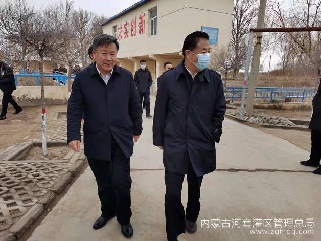 调研总干渠第四分水枢纽工程.jpg