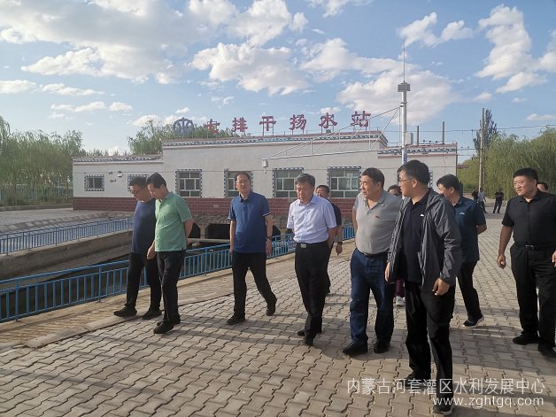 5、七排干扬水站了解防汛和泵站标准化规范化建设情况.jpg