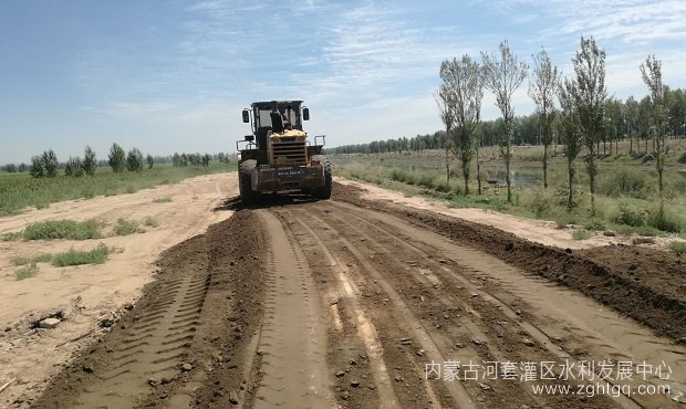 二所办实事-道路复砂.jpg