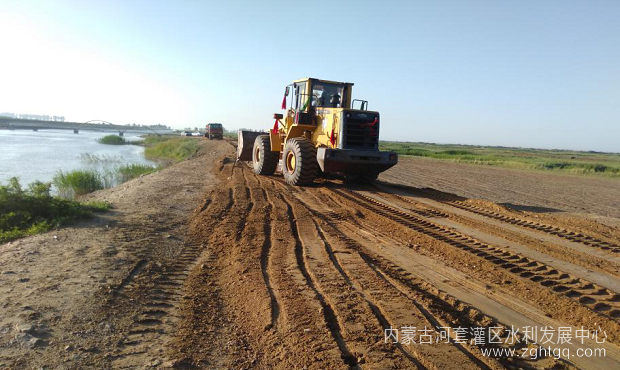 五所平整堤顶道路.png