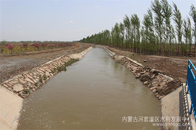 ce4af1cd1a76f4099ff700a043cfc29.jpg