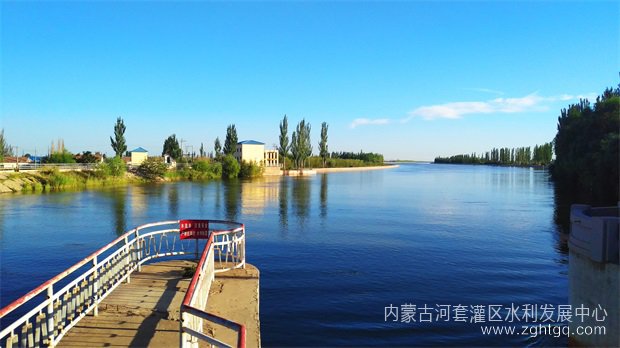 碧水蓝天.jpg