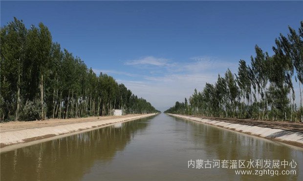 杨家河干渠衬砌段落_副本.jpg