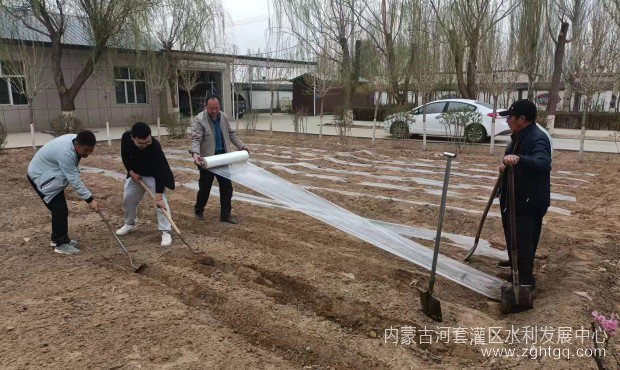 乌拉河打造小菜园.jpg