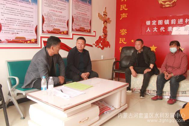 发放宣传资料 (1).JPG
