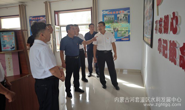 观摩清惠.jpg