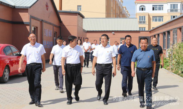 杨家河观摩.jpg