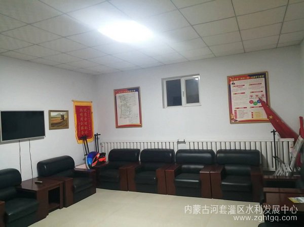 b1533259e146de69bb7dd378bc40a14.jpg