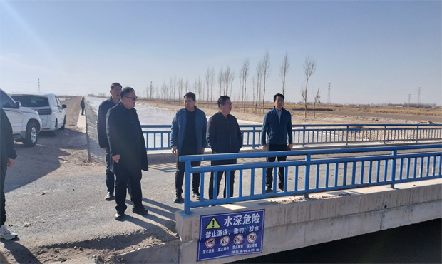 河灌中心张广明主任深入乌拉特灌域 督查指导分凌防汛工作