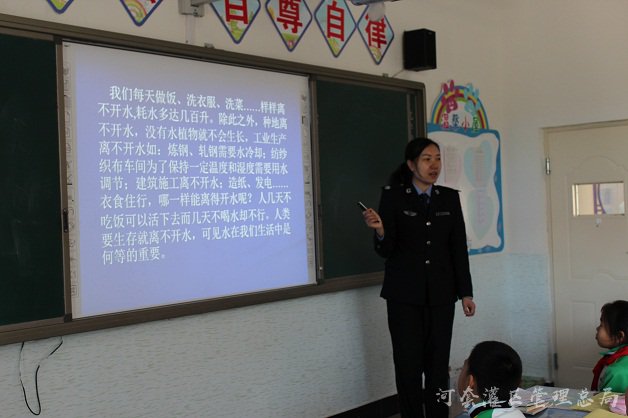 内蒙古巴彦淖尔市开展形式多样的水法宣传活动纪念2018年“世界水日”、“ 中国水周”