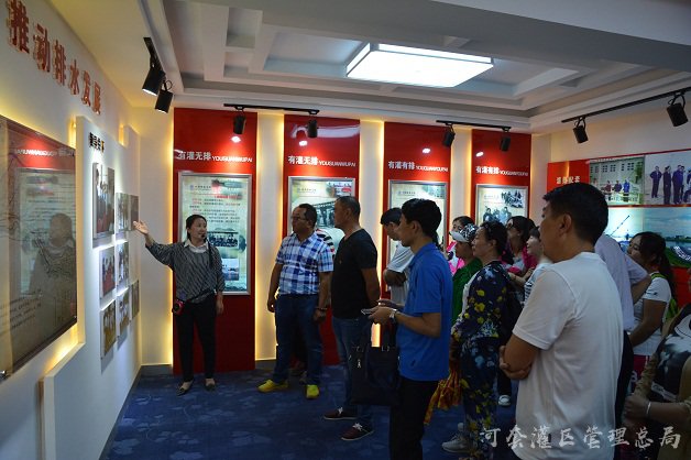 河灌总局办公室党支部组织开展重走“总排干”主题实践活动