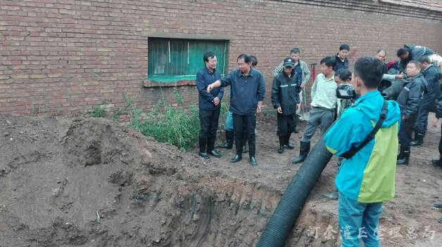 磴口县水务局迅速开展城镇防洪排涝救援工作