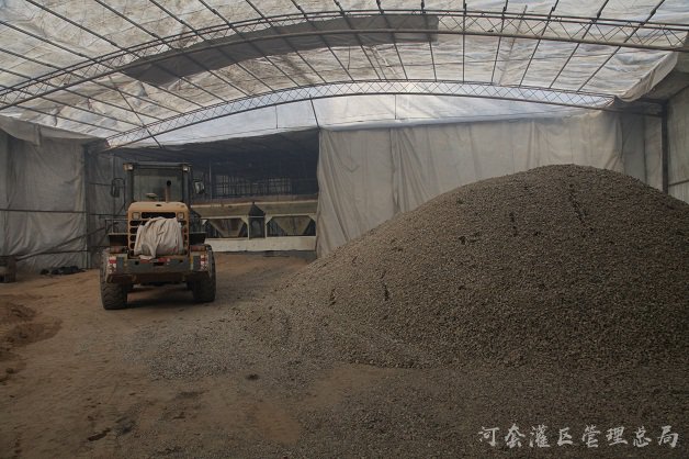 河灌总局打响地债资金乌梁素海生态补水项目冬季施工攻坚战