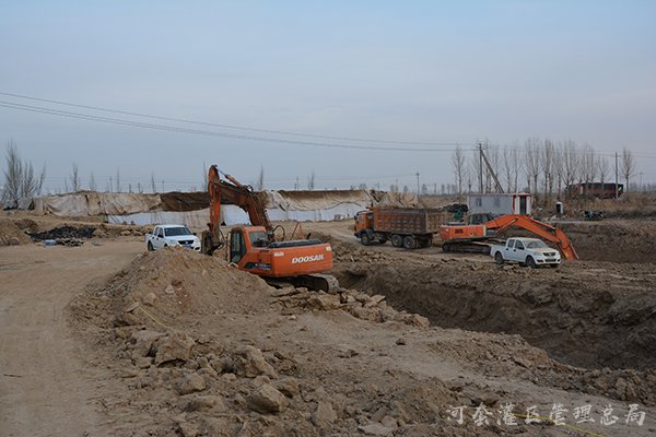 河灌总局开展乌梁素海综合治理工程现场调研