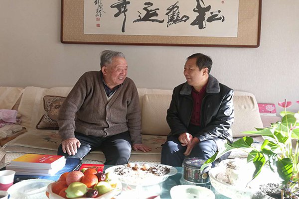 河灌总局党委书记郭玉根春节前夕慰问离退休干部