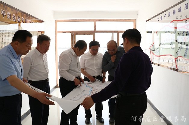 河灌总局党委书记郭玉根一行深入解放闸灌域管理局调研指导工作