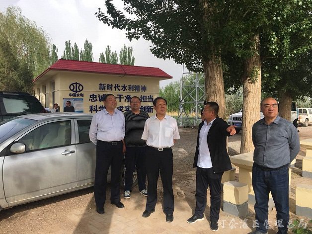 河灌总局党委书记郭玉根一行深入乌兰布和灌域调研督导工作