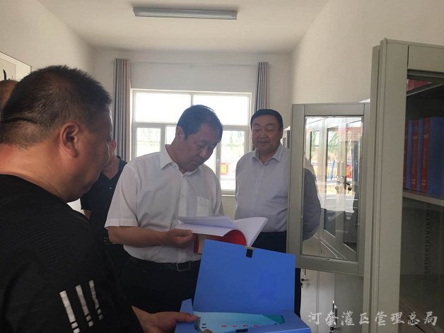 河灌总局党委书记郭玉根一行深入乌兰布和灌域调研督导工作