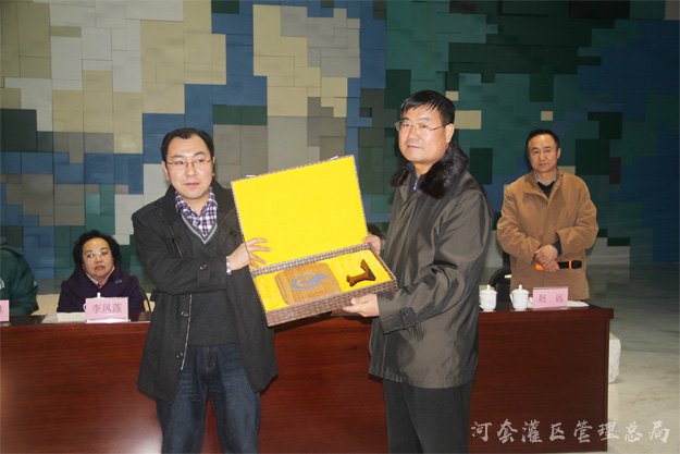 黄河水利文化博物馆获赠文物和李贵遗物196件